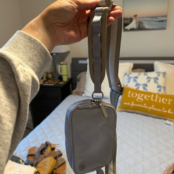 Lululemon Athletica Light Purple Belt Bag - Picture 2 of 2